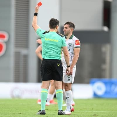 10-man Wellington shock Brisbane in famous ALM win