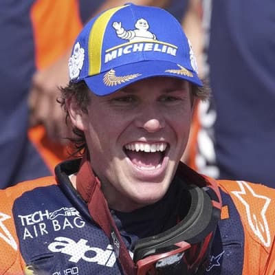 Bright start for Dakar champ Sanders as teammate shines