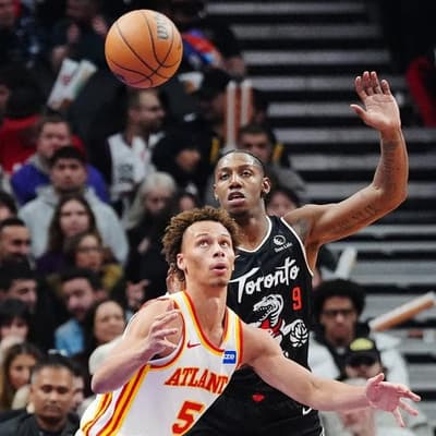 Hawks fall to Raptors despite Daniels' double-double
