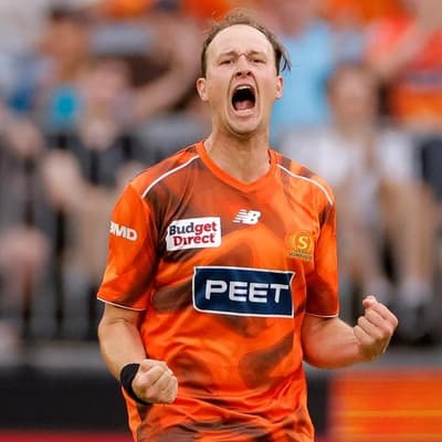 Paris hits Strikers late as Perth pull off gutsy win