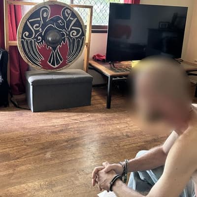 Ultimatum for Nazi accused after bid to leave country