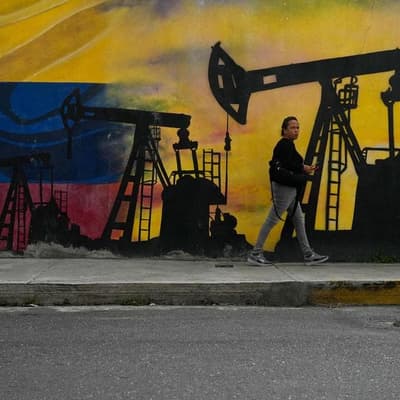 US-Venezuela oil deal angers China, pushes prices down
