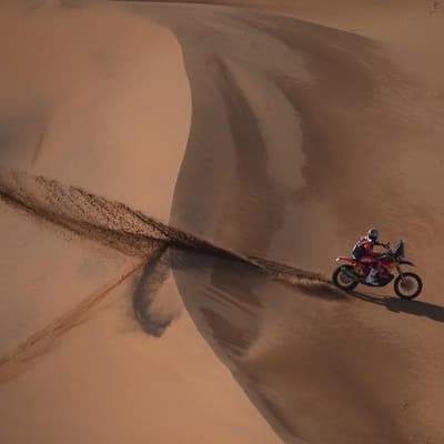 Aussie cops penalty, still leads Dakar 'rollercoaster'