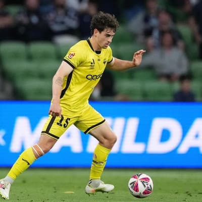 Adelaide blow red-hot start to draw with Phoenix