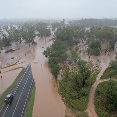 Cyclone leaves trail of damage as floods isolate towns