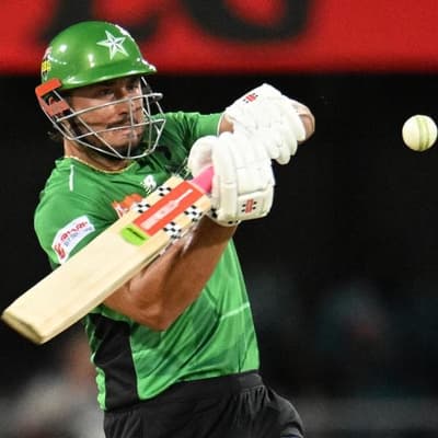 Thumbs up from Stoinis amid injury concern