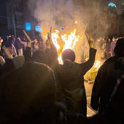 Trump urges Iran to keep protesting, 'help on its way'