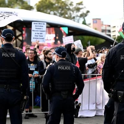 Police urge activists to cooperate despite protest ban