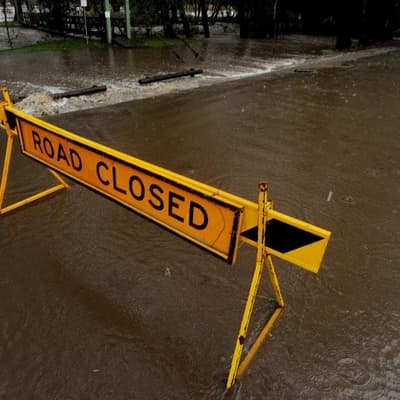 'Little warning' as flash flood sweeps cars out to sea