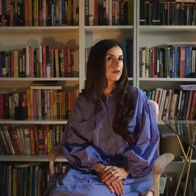 War of words overshadows dumped author's apology