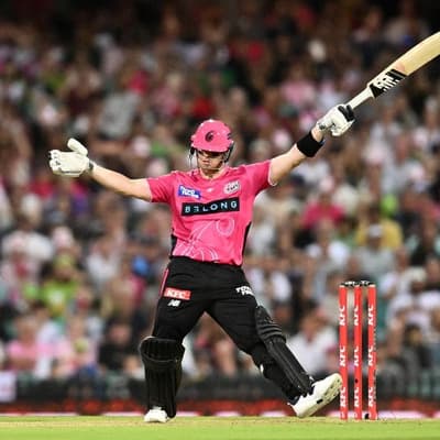 Smith ton upstages Warner as Sixers down Thunder in BBL