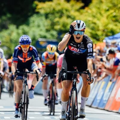 Wollaston wins first Tour stage, crash hits Australians
