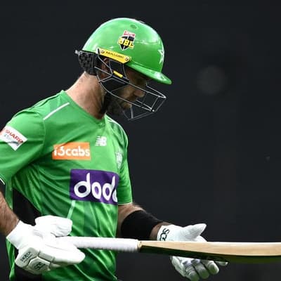 Where is Maxwell's mojo? Stars sticking by The Big Show