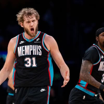 Landale stars in London, Durant enters scoring top six