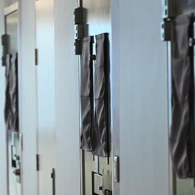 Underworld boss wins legal fight over prison conditions