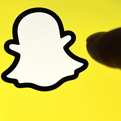 Swim coach accused of grooming teen girl wins bail bid