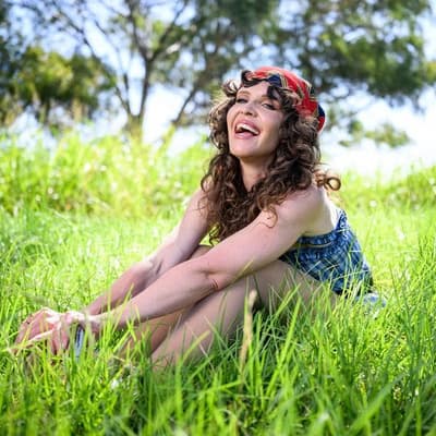 Mould-breaking country artist celebrates the 'nos'