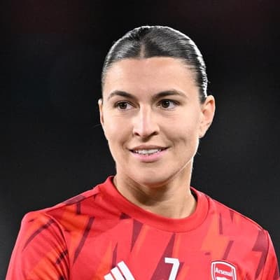 Arsenal's Catley eclipses Chelsea's Kerr in WSL duel