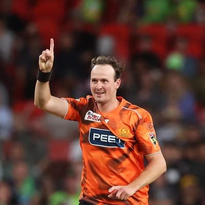 Scorchers veteran Paris in desperate bid for BBL final