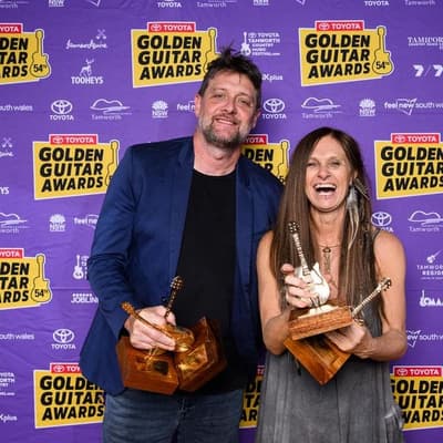 Reunion ballad cements divorced couple as golden greats