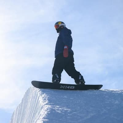 Snowboard king makes X-Games history to continue reign