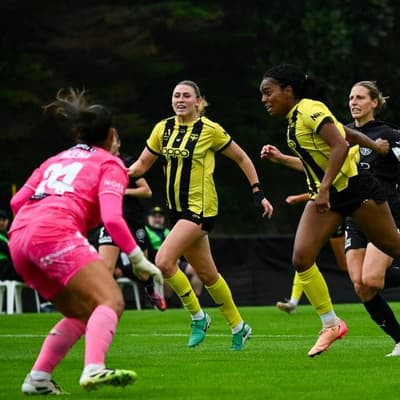 Priestman's Phoenix thump Reds to fly into ALW top two