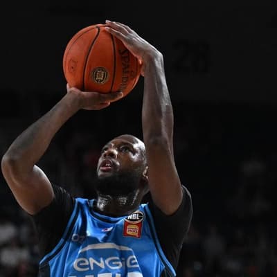 Melbourne pip Perth by one in NBL thriller