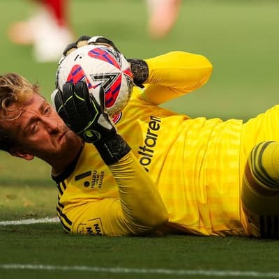 Fraser strike lifts struggling Wanderers off bottom