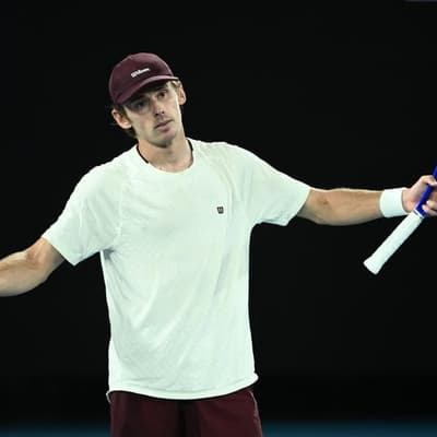 De Minaur outclassed by ruthless Alcaraz in AO defeat