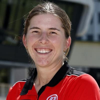 Wareham's a Giant as Gardner leads Gujarat to playoffs