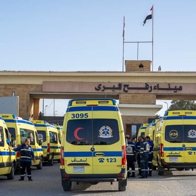 Rafah crossing reopens, Israeli strikes kill 32 in Gaza