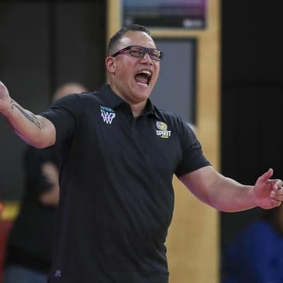 Bendigo cop a coach spray as Lynx soar to easy win