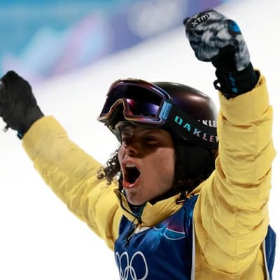 'Crazy': Aussie in tears as Olympics start in style