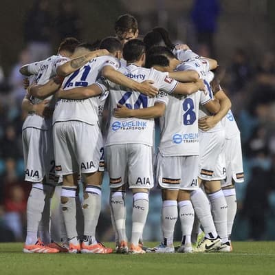 Victory outlast Phoenix for crucial away win