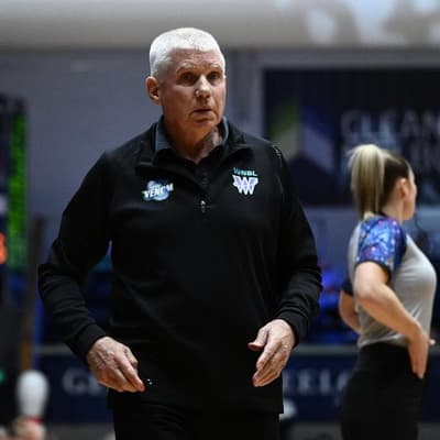 Capitals step up to sour coach's last game for Venom