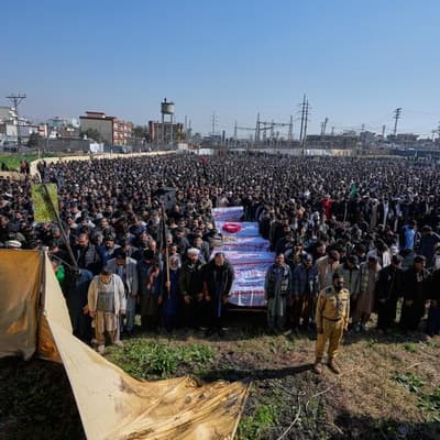 Islamabad mourns victims of Shi'ite mosque suicide bomb