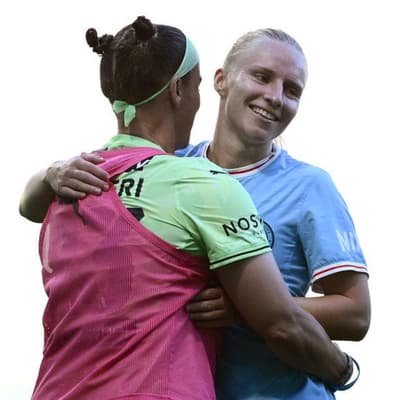 City back on top in ALW, Canberra beat 10-woman Sydney