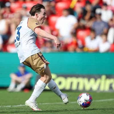 Taylor treble rocks the Reds, sends soaring Jets top