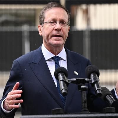 'Not alone': Israeli president comforts Bondi victims