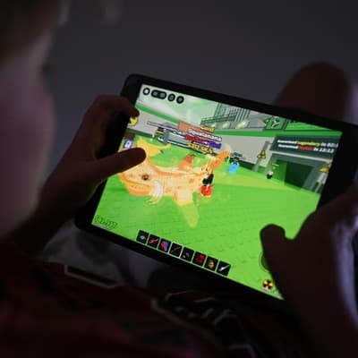 Grooming claims spark Roblox kid-friendly rating review