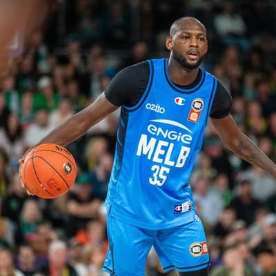 United splutter past Taipans to put heat on Perth