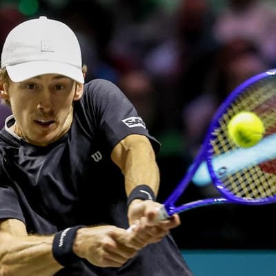 De Minaur downs veteran to move into last eight again