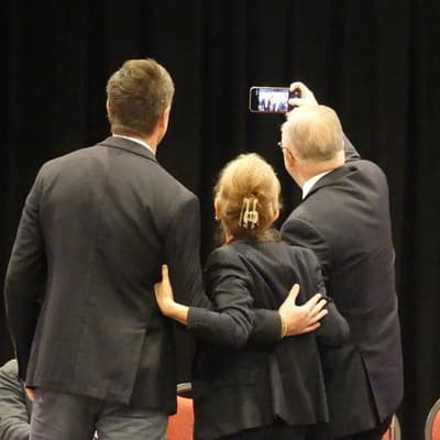 Leaders' love-in amid differences over police actions