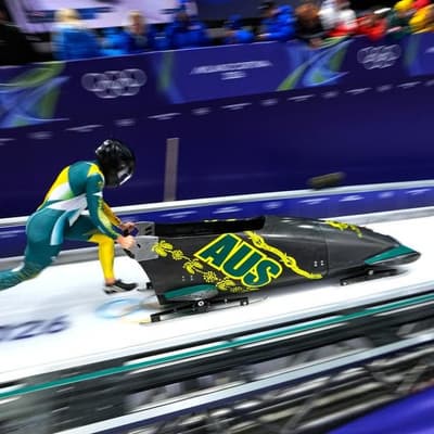 Aussie slider needs miracle to race to historic medal