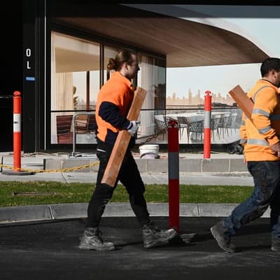 Thousands of new brickies, sparkies to bolster housing