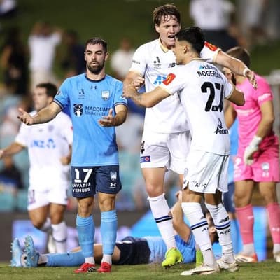 Late gaffe denies Sydney first ALM win over Auckland