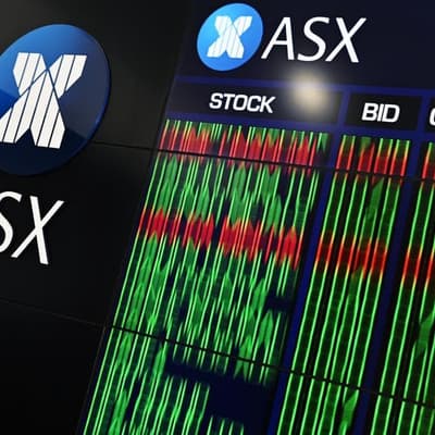 Aussie shares clinch third session of gains, NAB soars