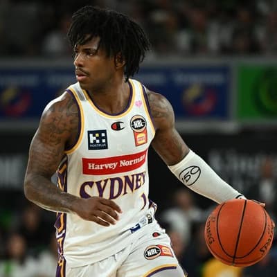 Davis shines as Kings wrap up NBL top spot