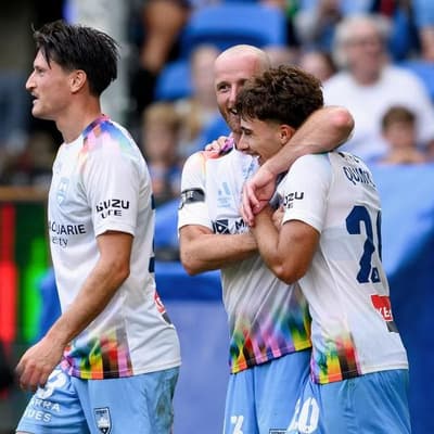 Quintal's quality helps Sydney sneak past Roar