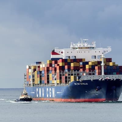 Minister heads to US for talks as tariff hike looms